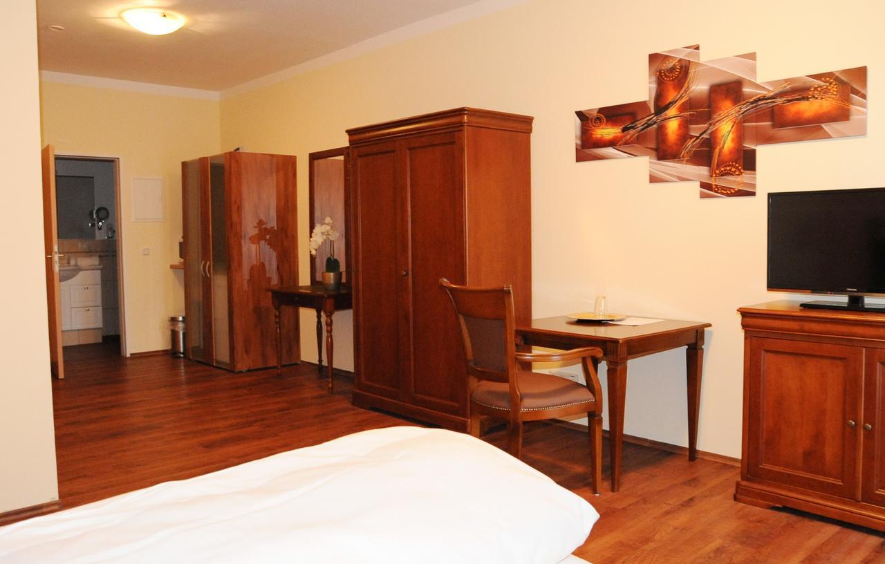 Aparthotel Scheuer Гюрт Екстер'єр фото