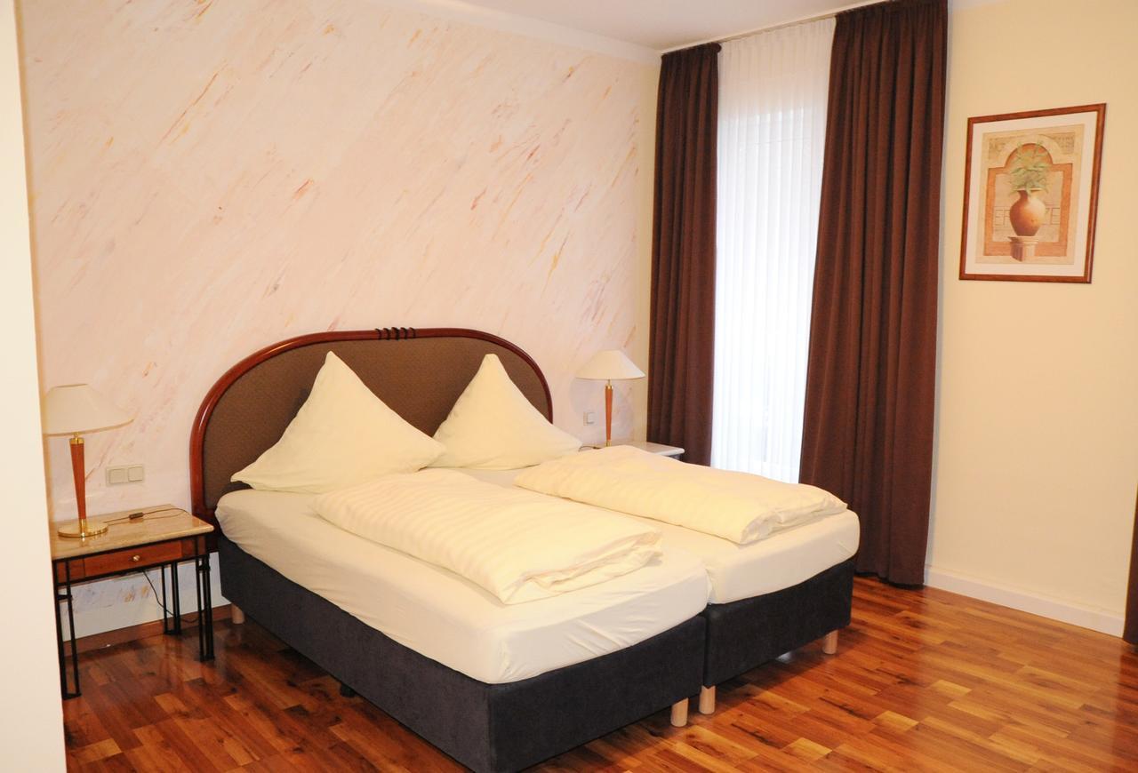 Aparthotel Scheuer Гюрт Екстер'єр фото